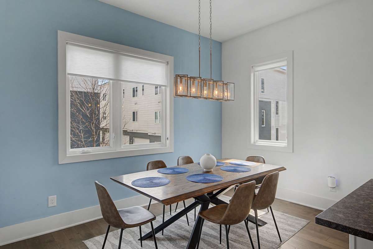 Dining Area (Open Concept)