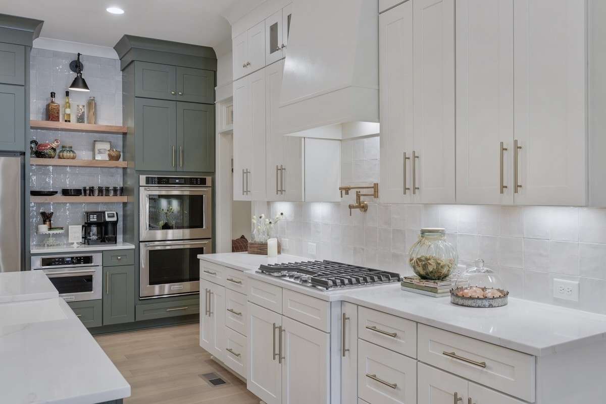 Photos are of a former St. Andrews III model home.  NOT ACTUAL HOUSE.