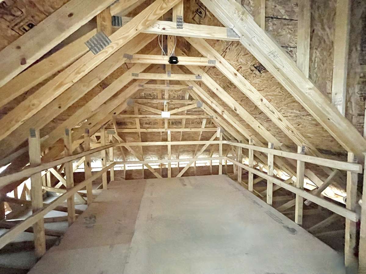 Photos are of a former St. Andrews III model home.  NOT ACTUAL HOUSE.