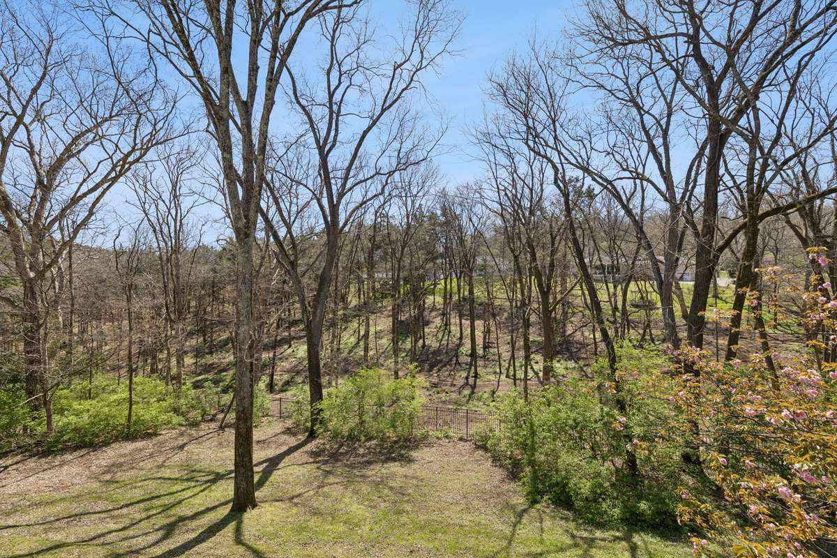 The property backs to a treed common area offering both a beautiful backdrop and plenty of privacy,