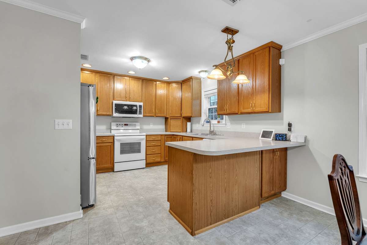 Highly functional kitchen has an abundance of cabinetry and counter space! 646 Forest Glen Circle, Murfreesboro, TN 37128