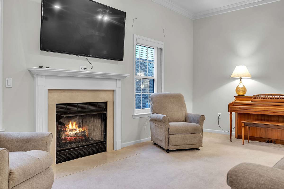 This home has a lovely, neutral color palette creating the perfect backdrop for your own personal touch! 646 Forest Glen Circle, Murfreesboro, TN 37128
