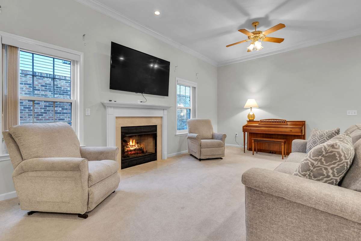Living area features crown molding and double ceiling fans! 646 Forest Glen Circle, Murfreesboro, TN 37128
