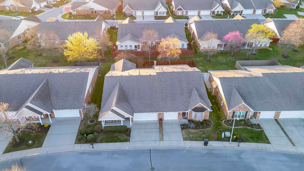 646 Forest Glen Circle, Murfreesboro, TN 37128