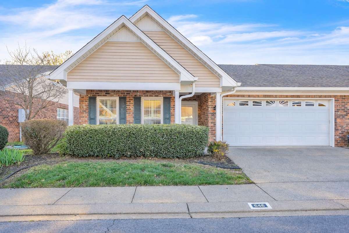 Welcome Home! 646 Forest Glen Circle, Murfreesboro, TN 37128