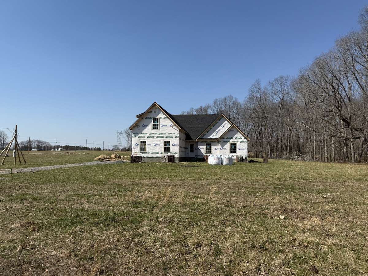 Photo of different home but same floor plan. Finishes will vary.