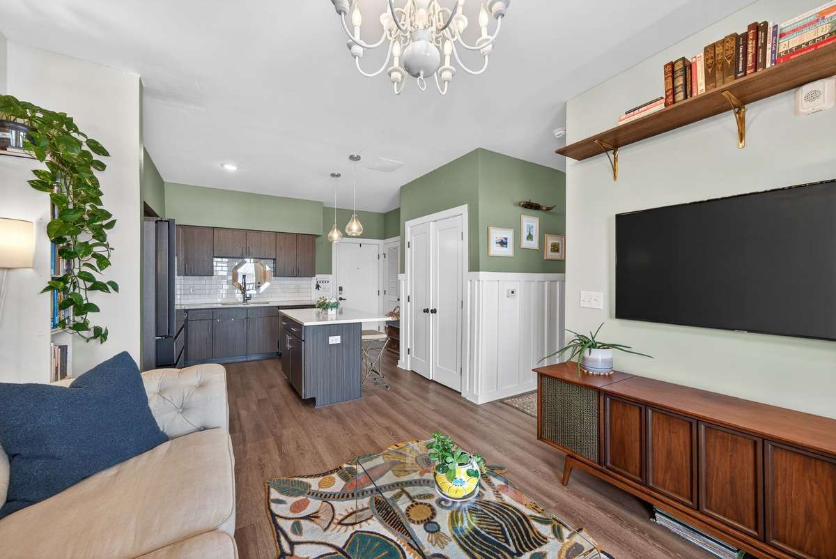 Living Room/Kitchen