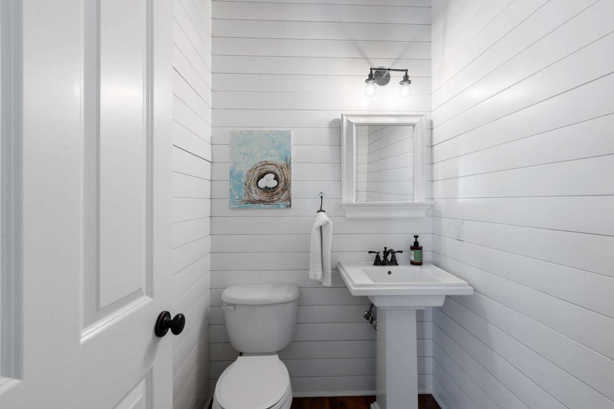 1/2 bath