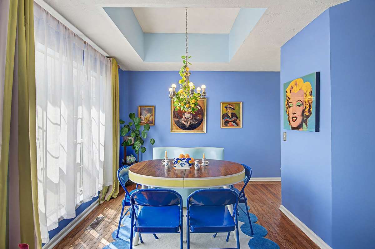 Such a charming dining room!