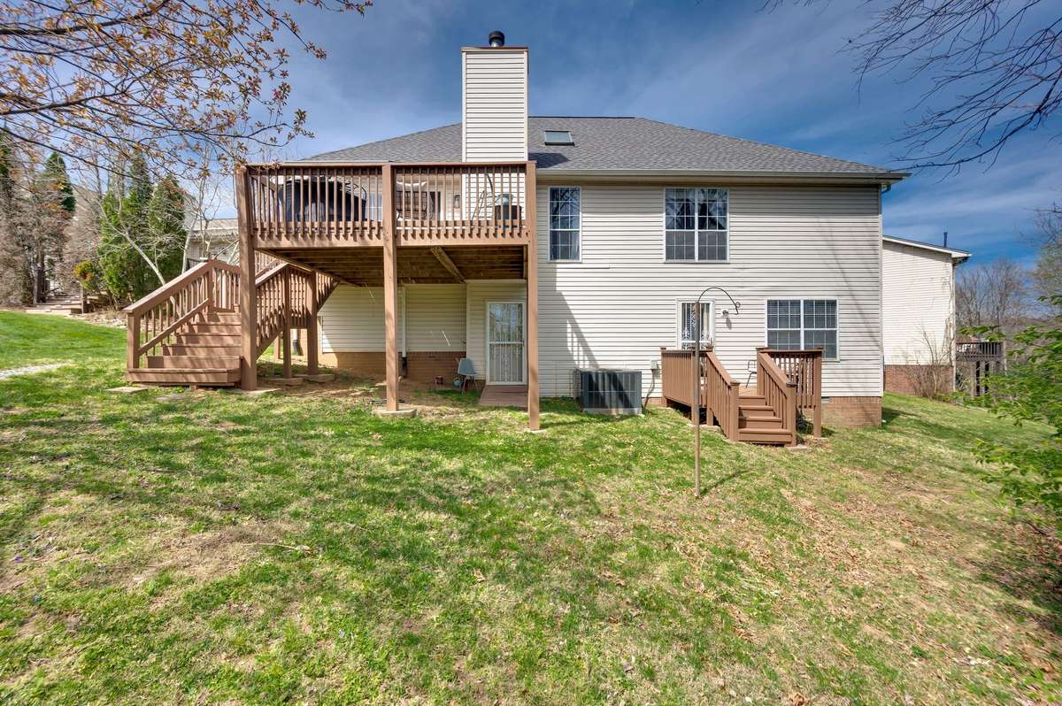 Two decks and lots of room for everyone.  What more could you ask for? Nothing!  This happy house has everything you need!