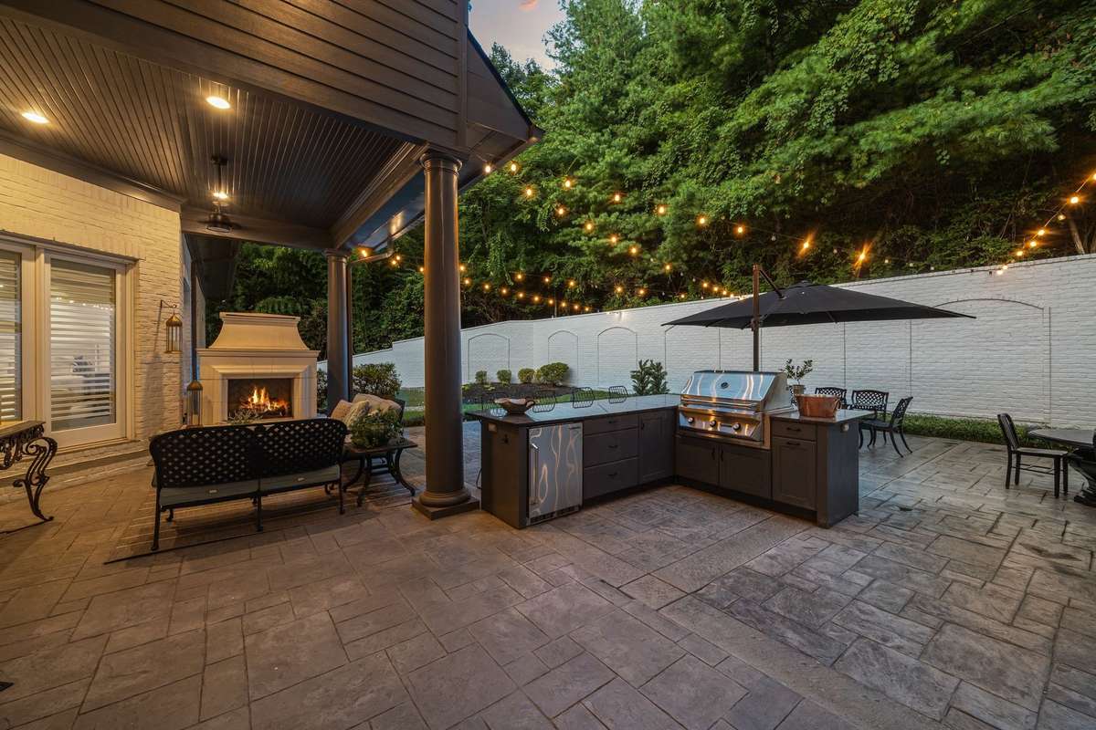Outdoor string lighting by Light Up Nashville with a Lifetime Warranty.