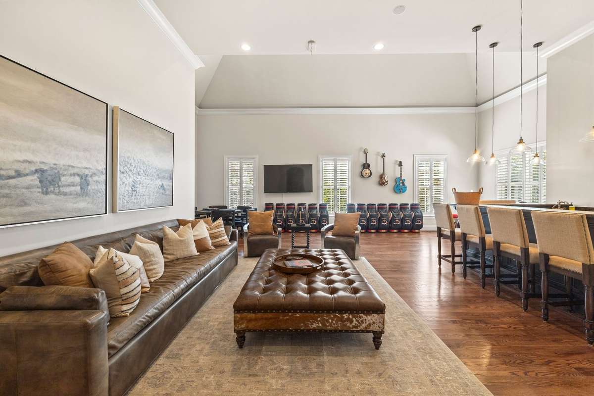 Large Bonus Room complete with a bar and mini fridge.