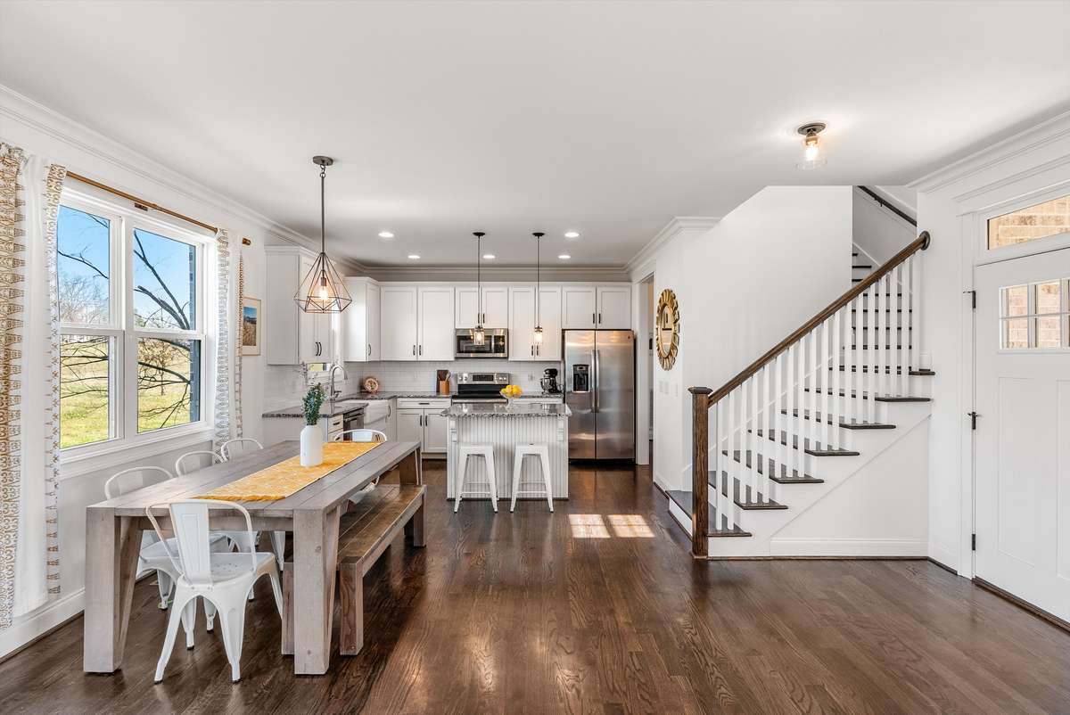 Open concept floor plan that is perfect to entertain!
