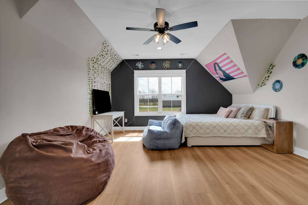 Another view of the bedroom 2