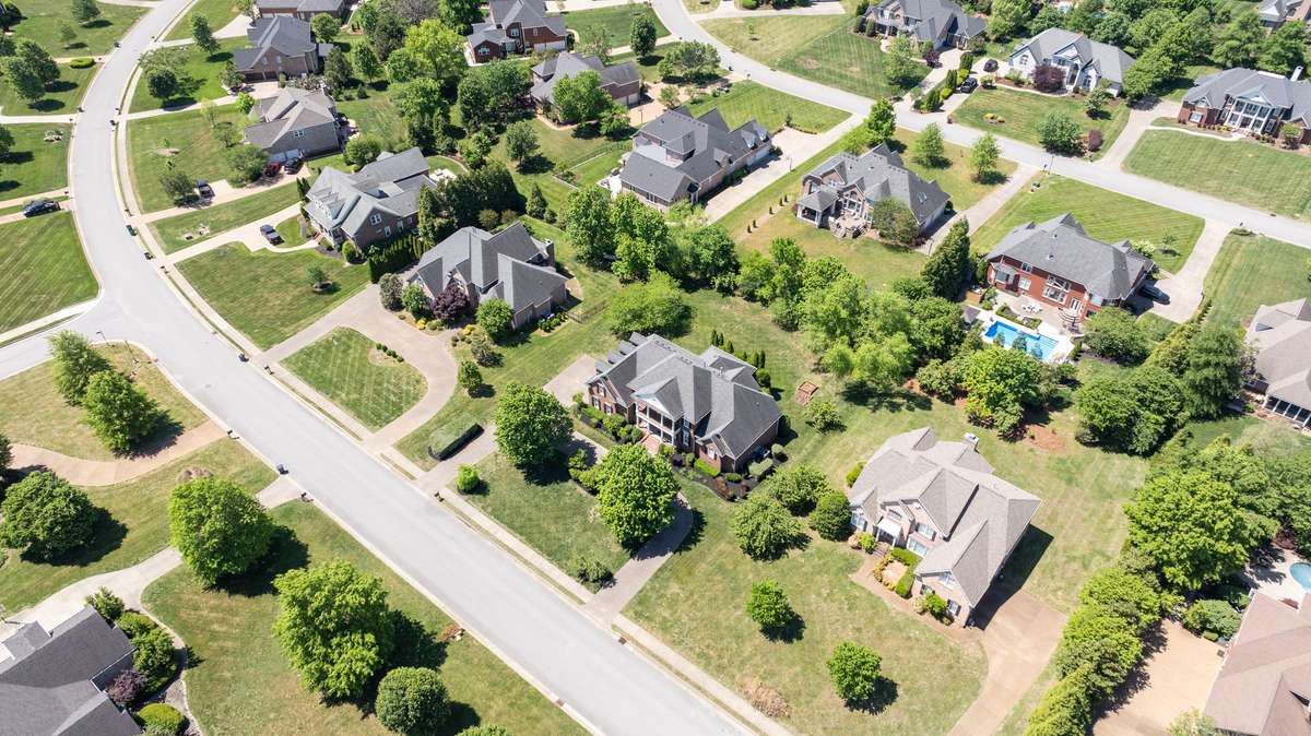 An overhead snapshot shows the beauty of the Concord Hunt neighborhood.