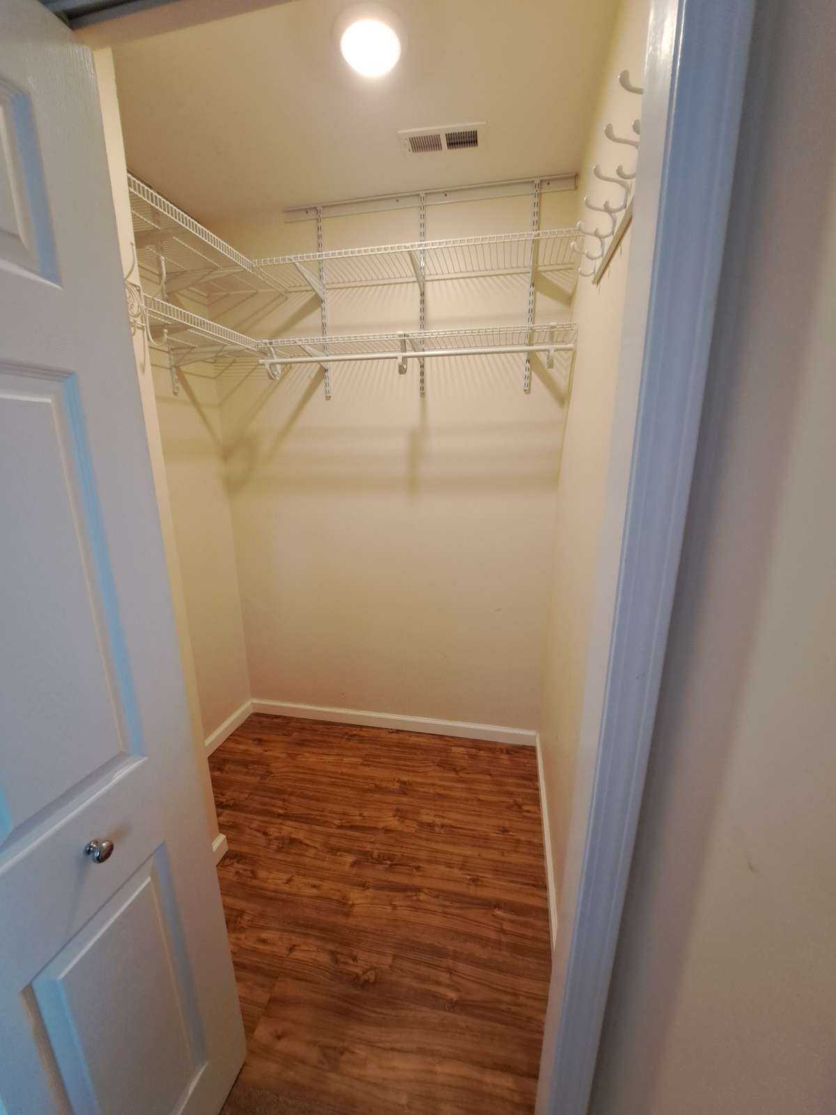 Walk in closet for apartment bedroom