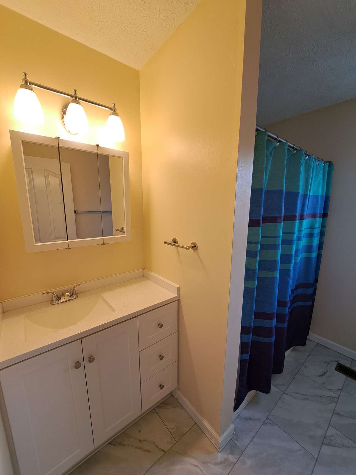Combo tub/shower