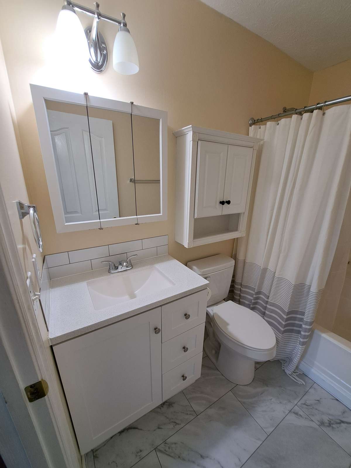 So will this nice medicine cabinet/mirror with 3 doors
