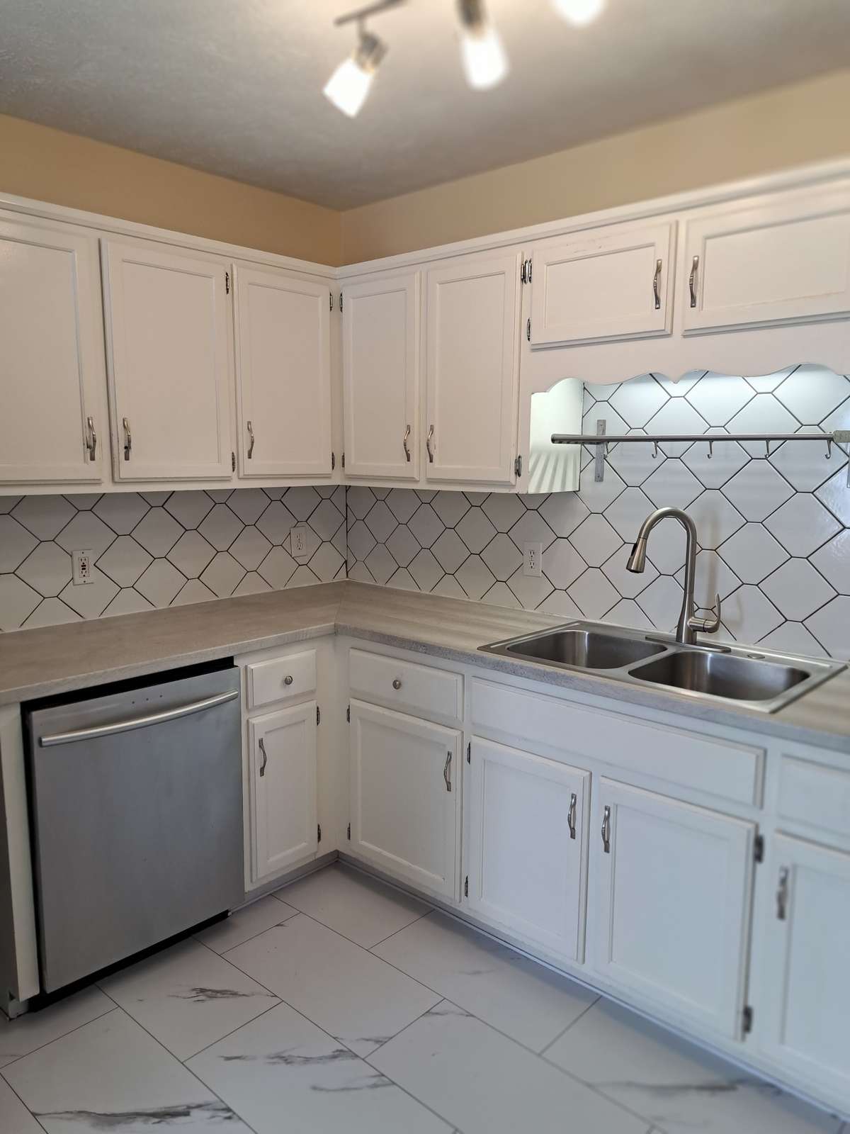 Nice backsplash