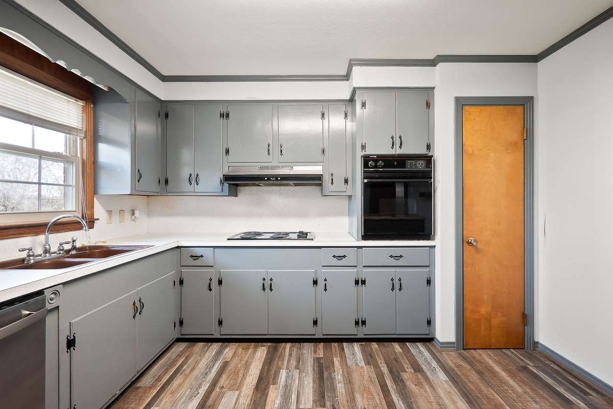 Lots of cabinet space