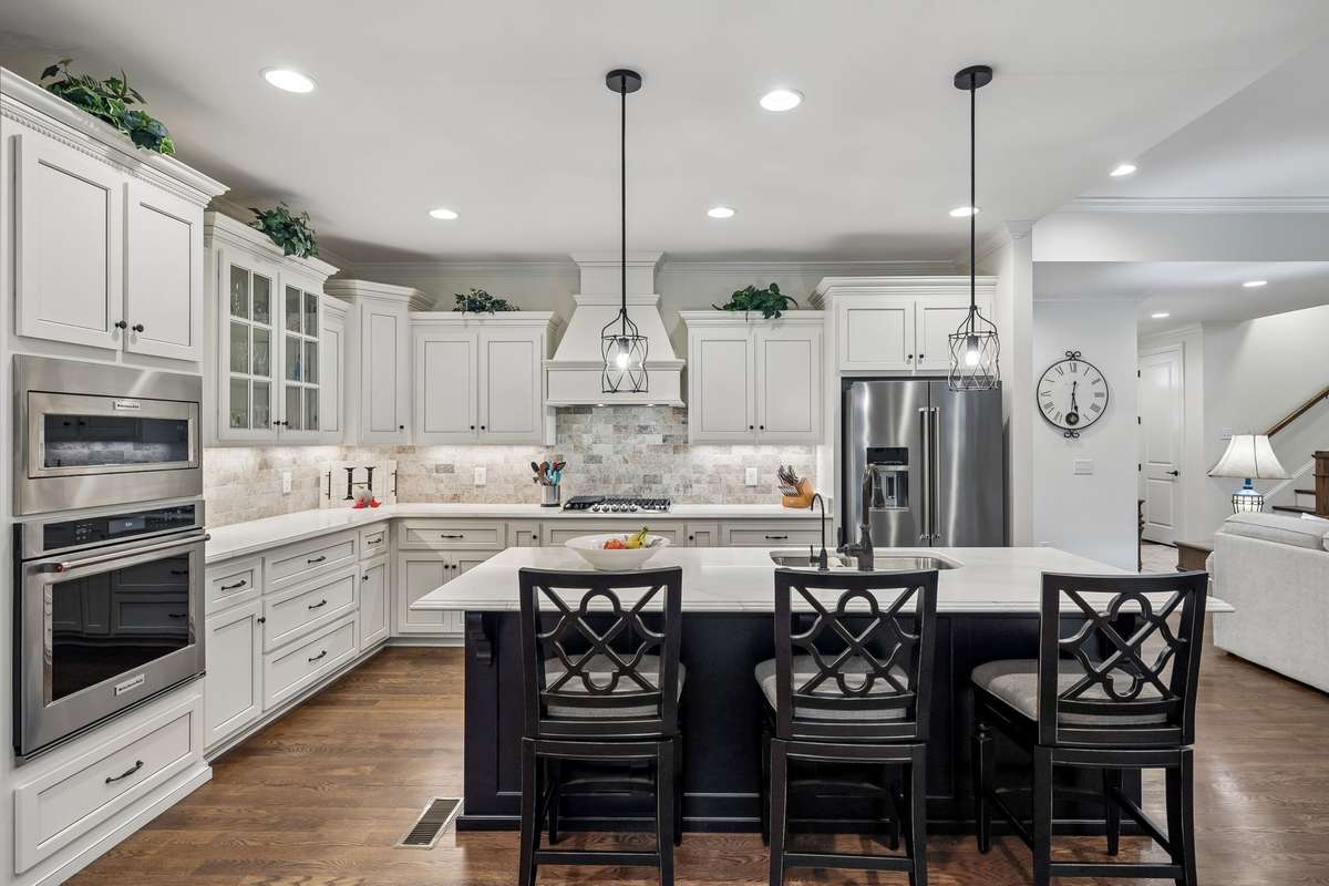Cooking is a breeze with the stainless steel appliances and gas stovetop.