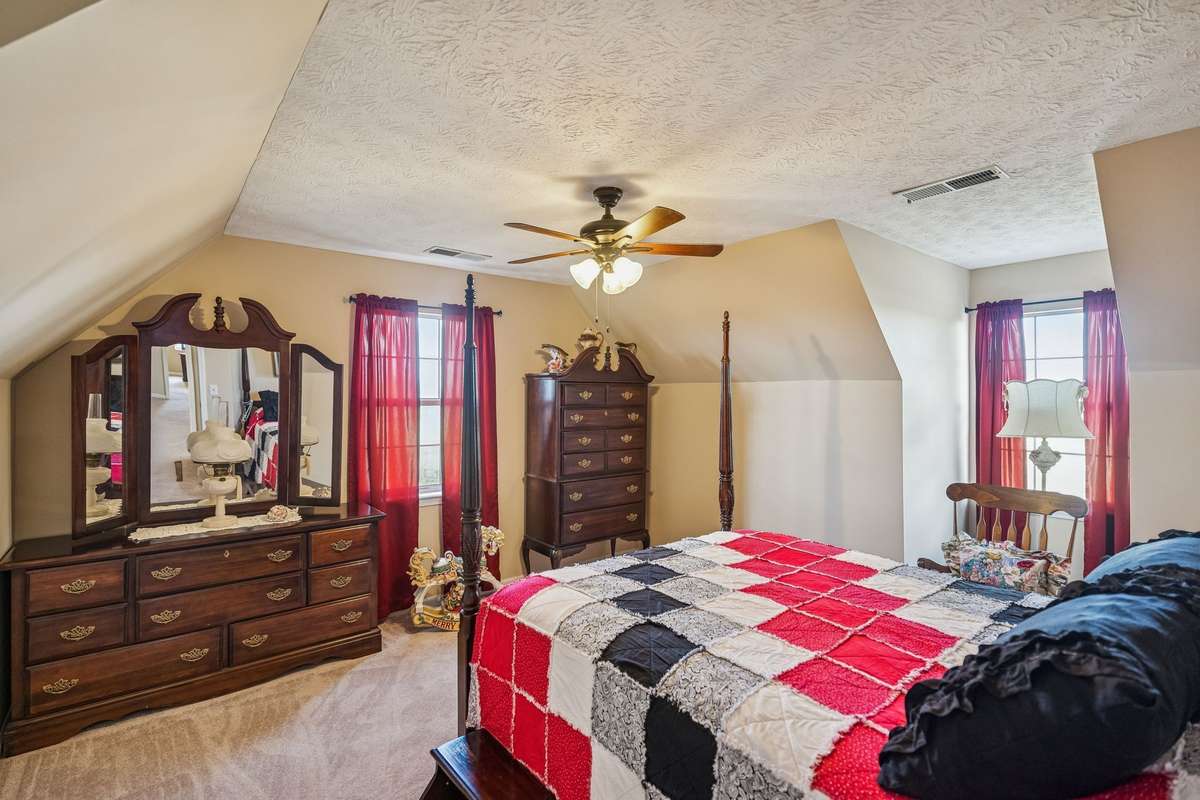 3rd bedroom upstairs.