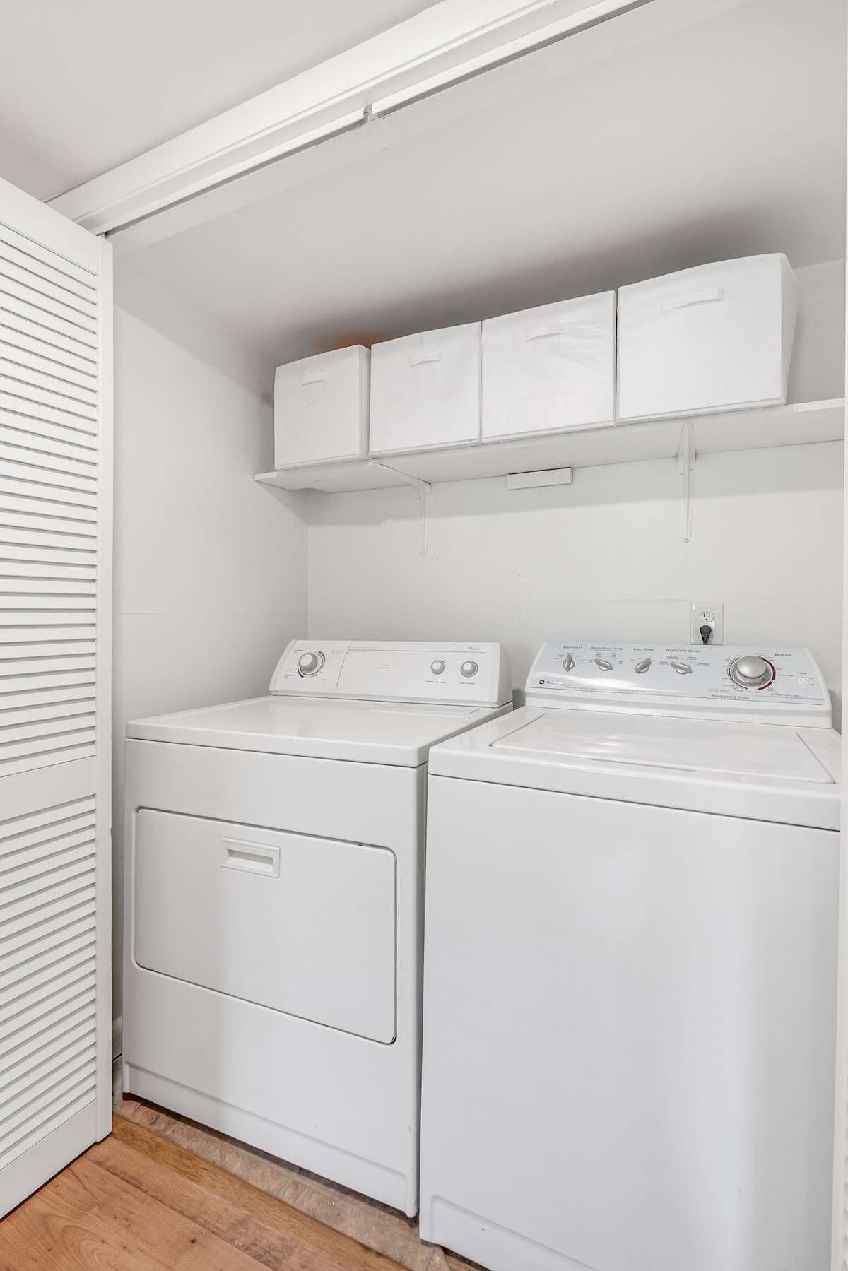 In unit full sized washer and dryer.