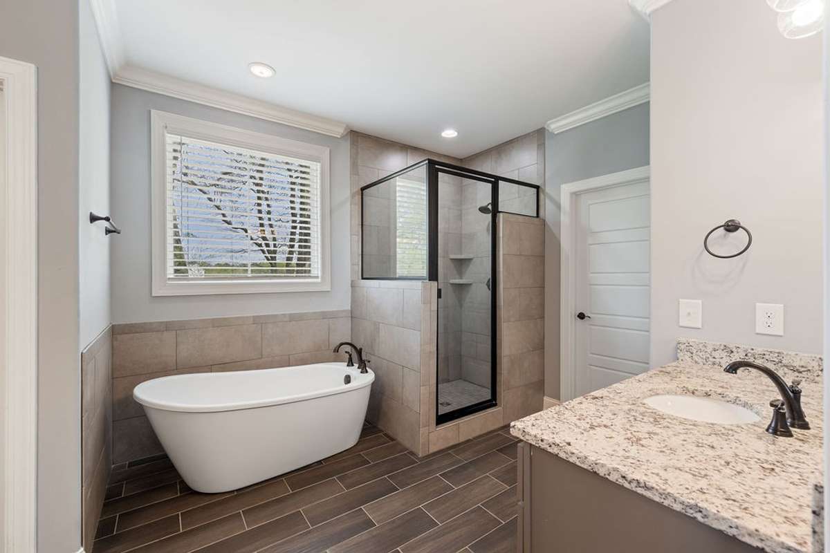 Master Bath with walk-in shower, Soaking Tub and Double Sinks