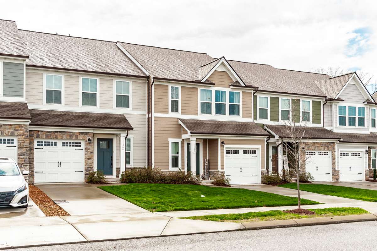 Located in a sidewalk-lined community, perfect for evening strolls and enjoying all that this walkable neighborhood has to offer.
