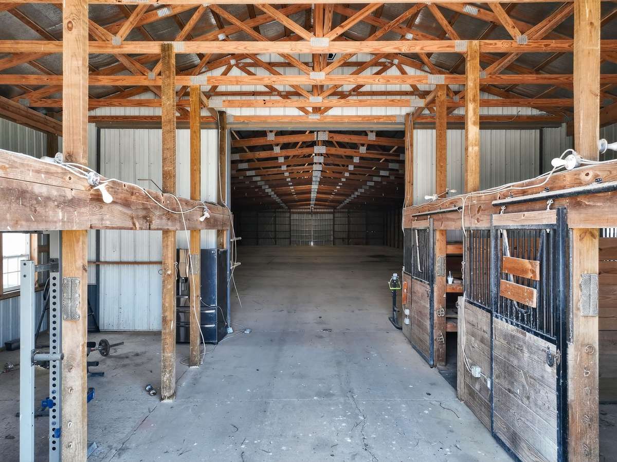 Approx 10,500 sf