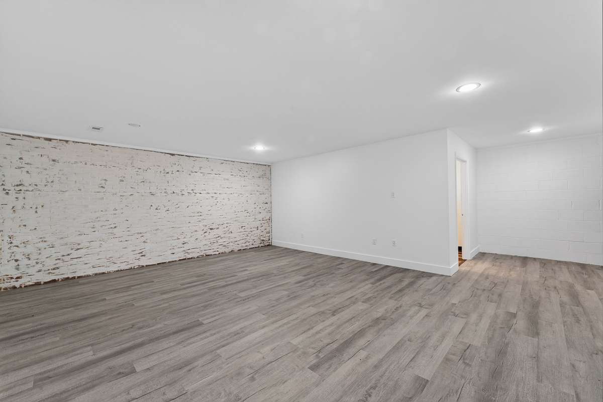Basement Bonus/Gym/Movie theater/ Home office