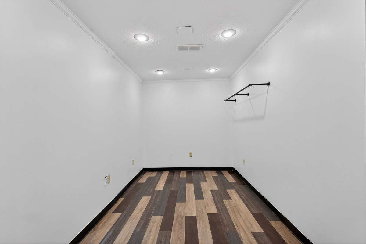 Basement bonus closet/office, etc