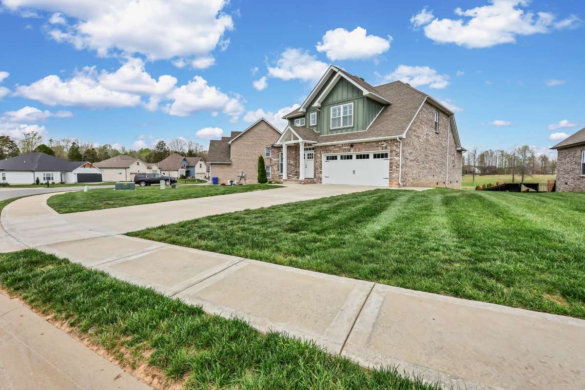 The neighbor has a low monthly HOA fee of $40 that covers the trash removal.  It has walking trails, sidewalks, underground utilities, and street lights!