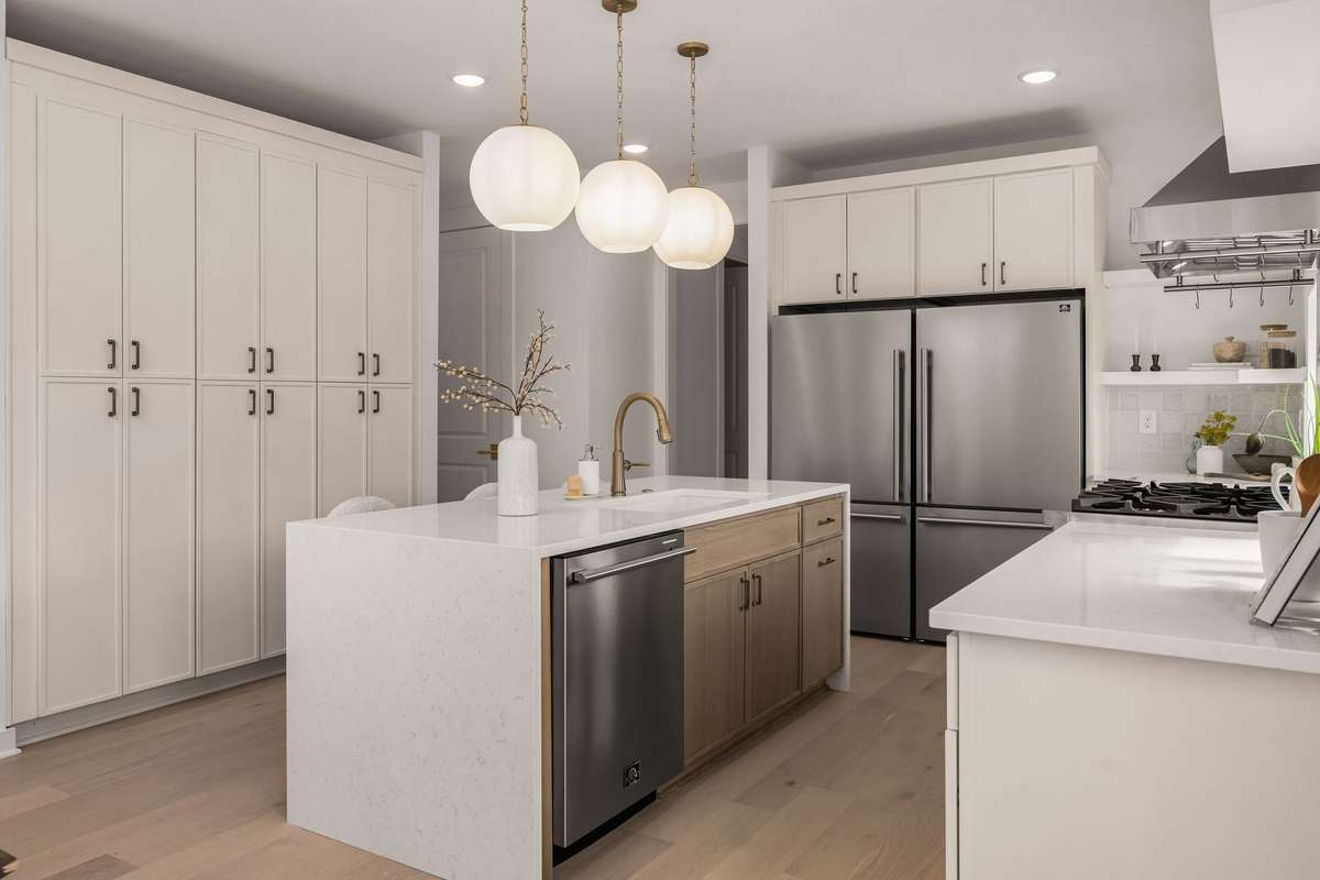 Plenty of cabinet space in the kitchen