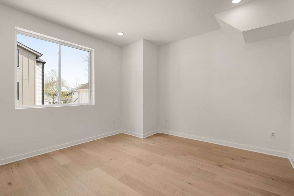 Secondary bedroom