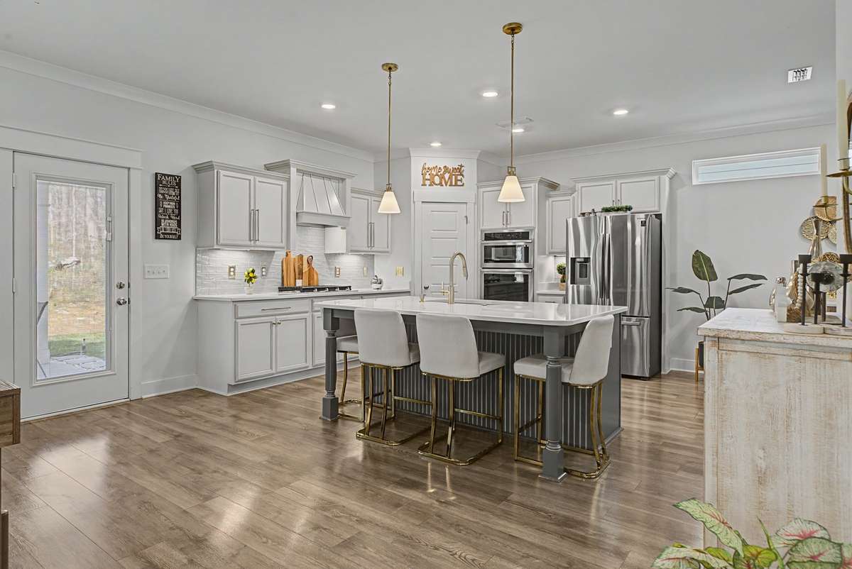 Large kitchen with Large Island!