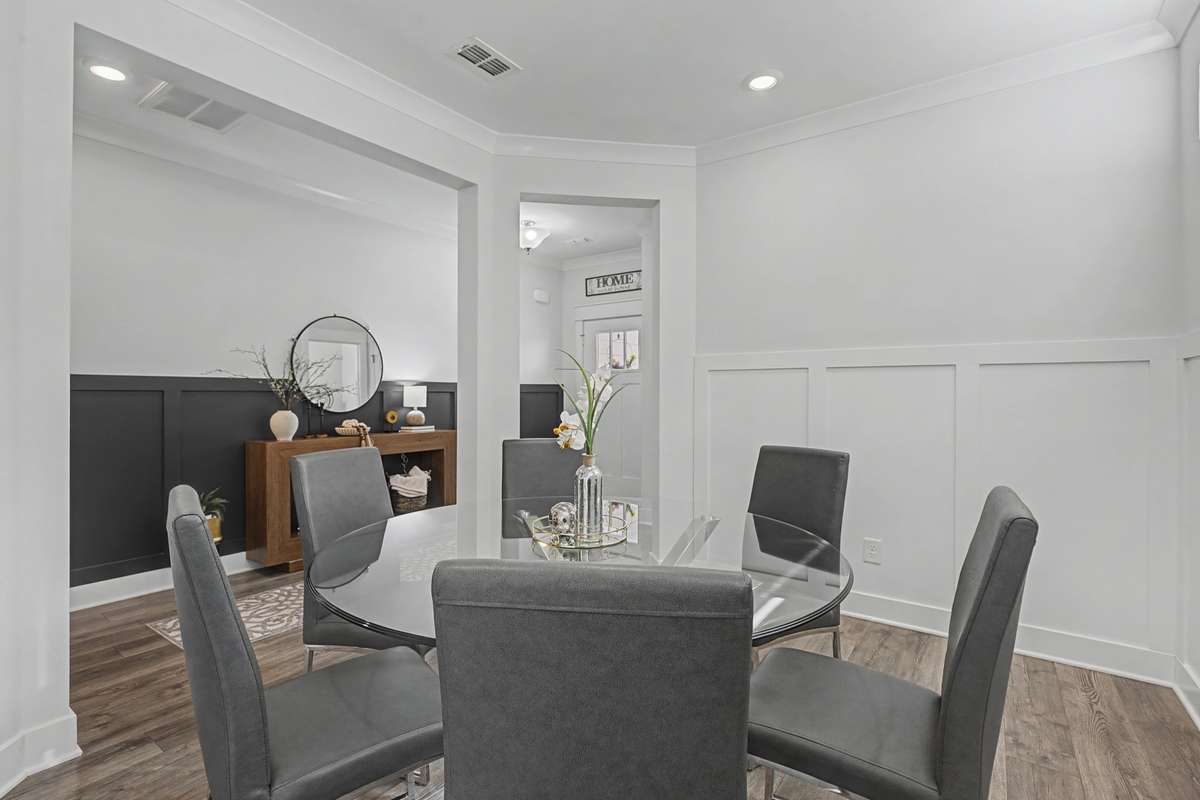 Formal Dining room! Could also be converter into an office!