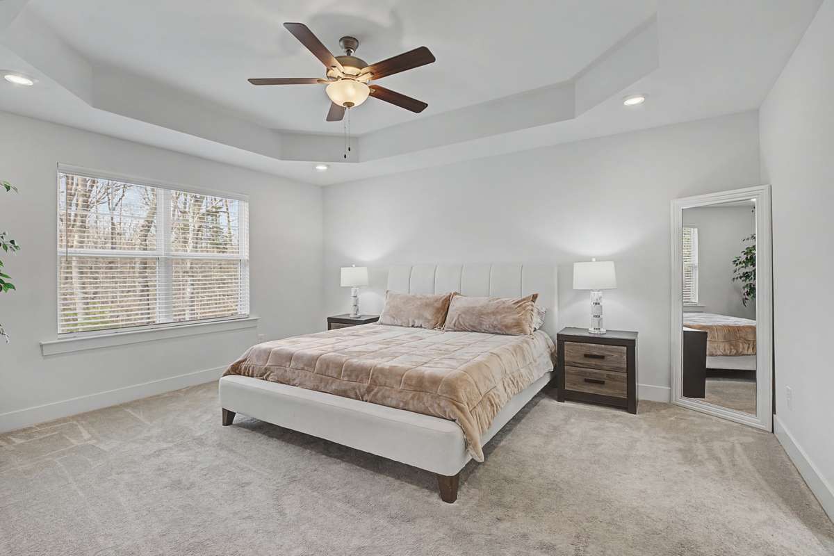 Primary suite! Large room!