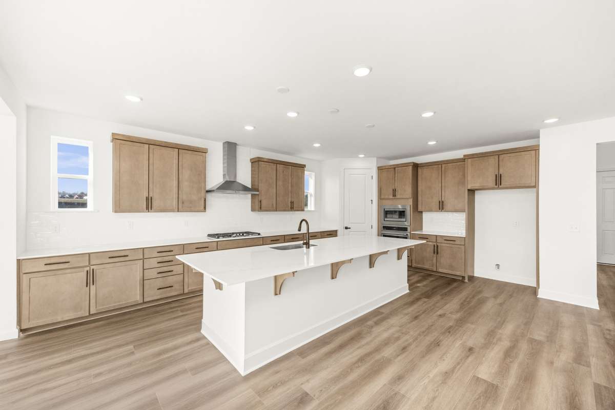 Gourmet kitchen with gas cooktop!