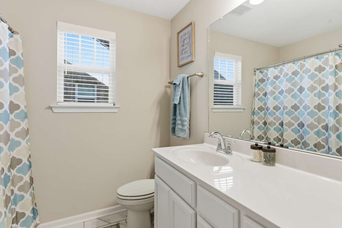 Full Bathroom #2
