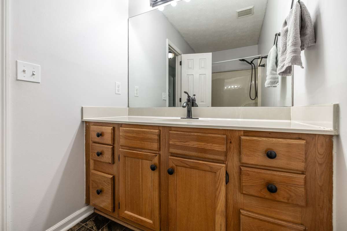Full bath across from bed 2