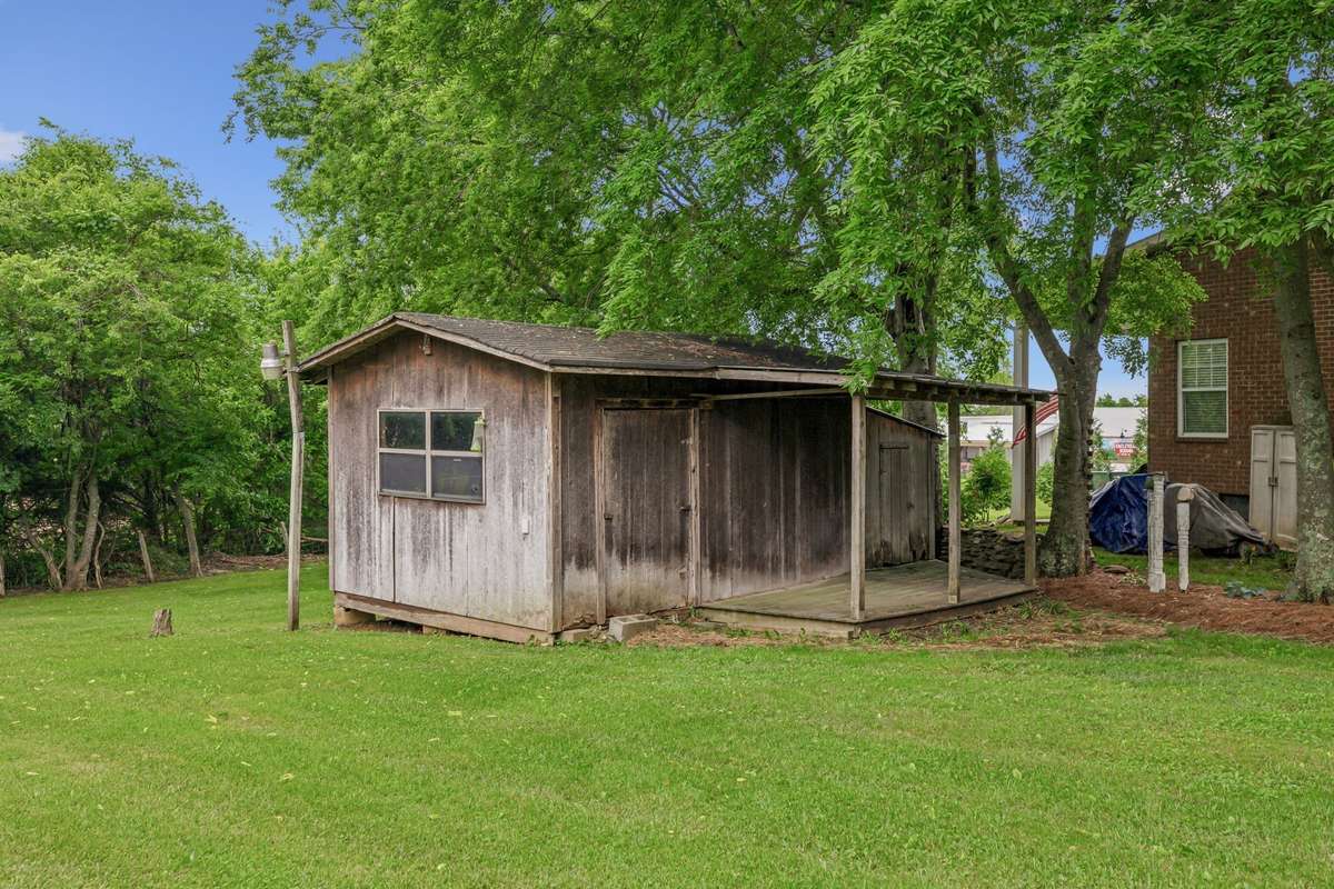 Storage building