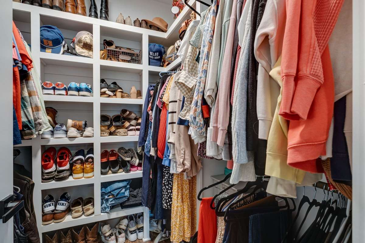 WALK IN Closets w/ Built ins