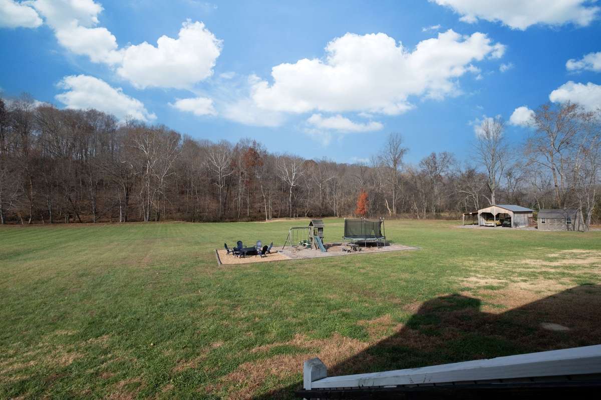 This Back Yard is EVERYTHING!!!