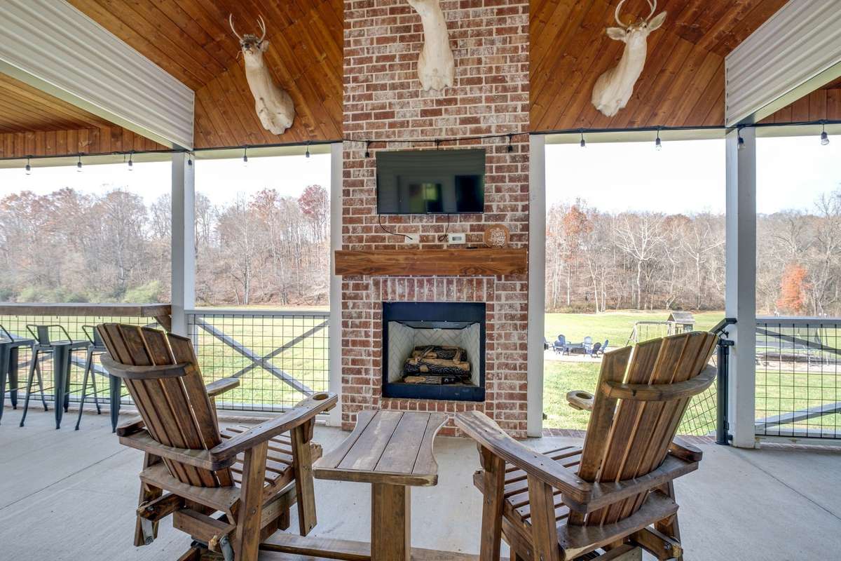 UPGRADED Indoor + Outdoor Gas Fireplaces