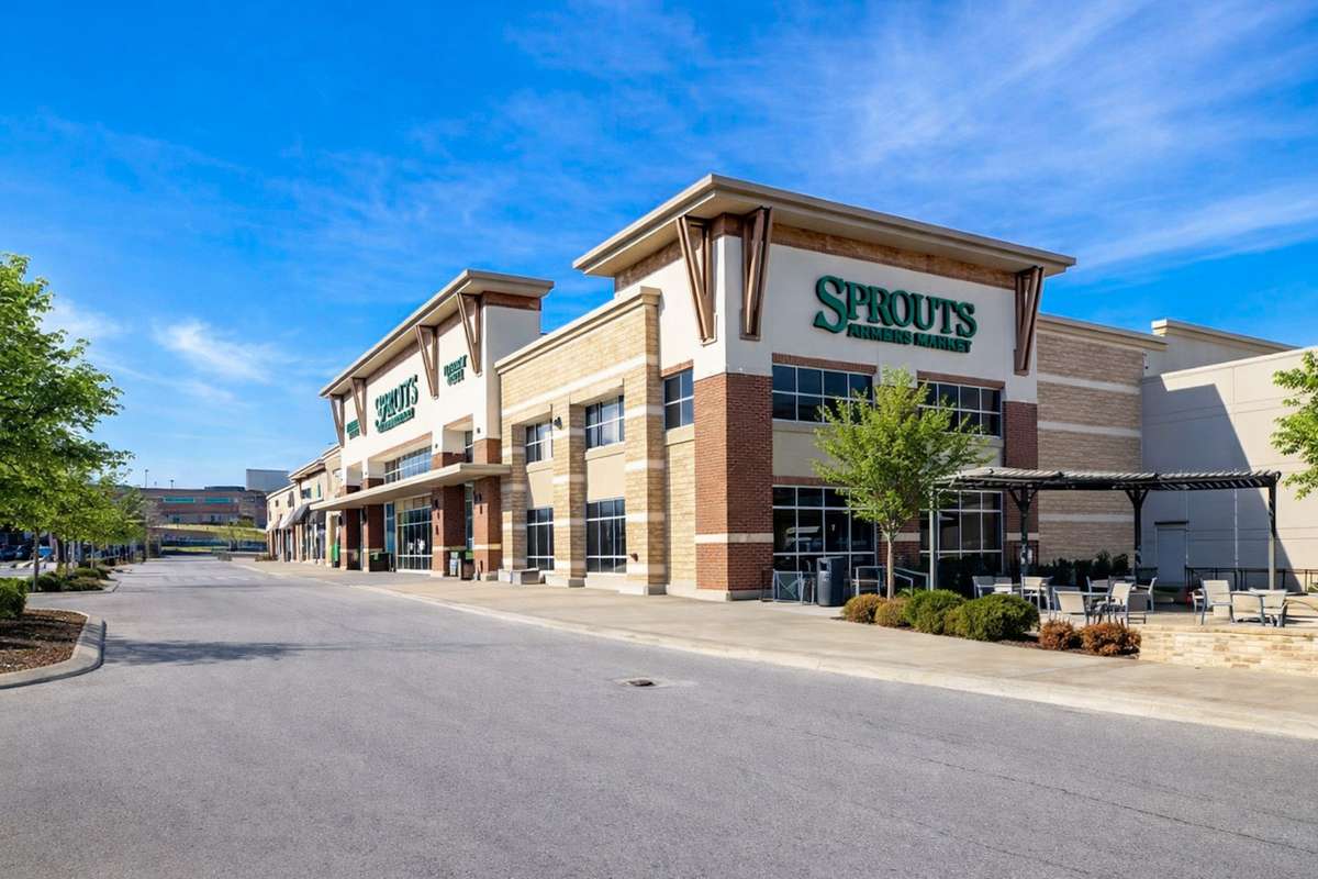 Sprouts - the charming grocery for all that is fresh and healthy! Bring your own bags.