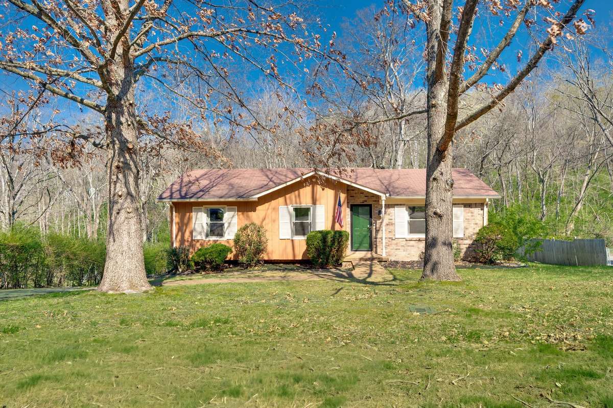 Charming ranch just minutes from everything in Bellevue plus near the interstate to get to downtown Nashville.