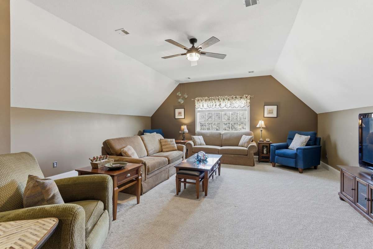 Bonus room situated between upstairs bedrooms.