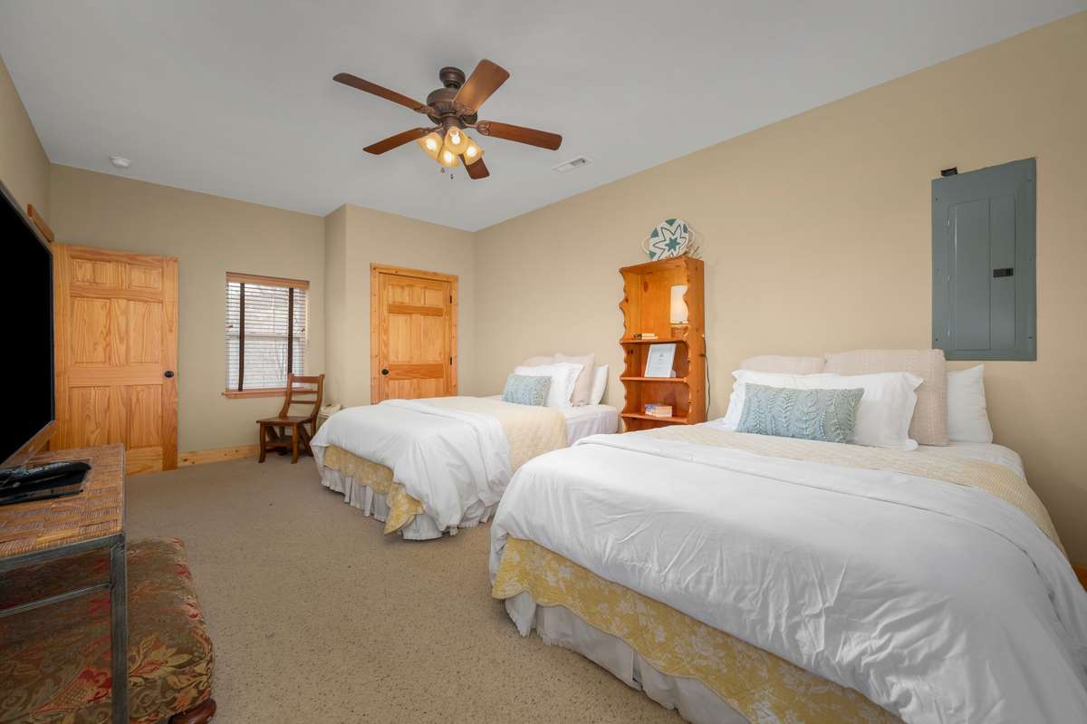 DWN SATIRS SECOND BEDROOM