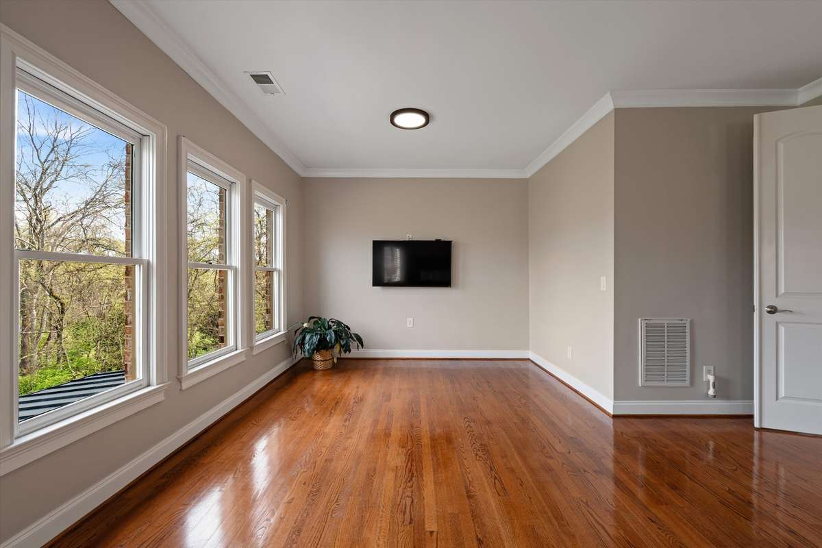 2nd half of primary suite